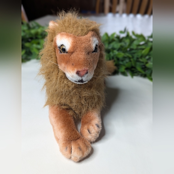 Plush Lion Royal Plush Toys INC. - Picture 1 of 9